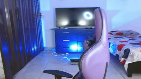 Snapshot of engiel_phoenix chatting on May 7, 2026, 7:52 pm Engiel phoenix instagram engiel 13 online show from May 7, 2026, 7:52 pm
