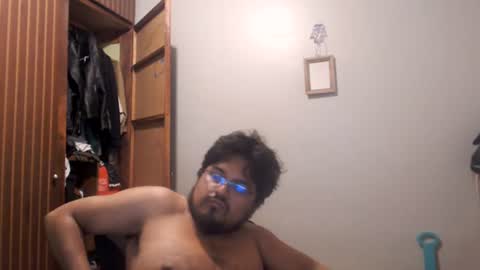 Snapshot of engineer_model_2022 chatting on July 5, 2026, 6:20 am engineer_model_2022 online show from July 5, 2026, 6:20 am