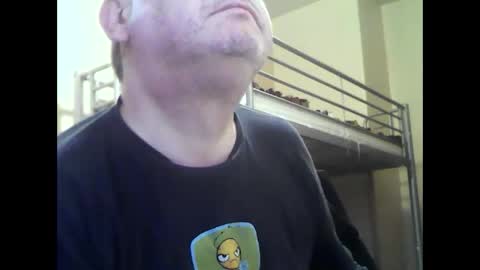 englishguysurrey online show from November 26, 2025, 7:31 am