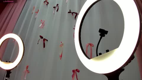 Snapshot of enigmatic_ella chatting on March 31, 2026, 1:07 am Ella online show from March 31, 2026, 1:07 am