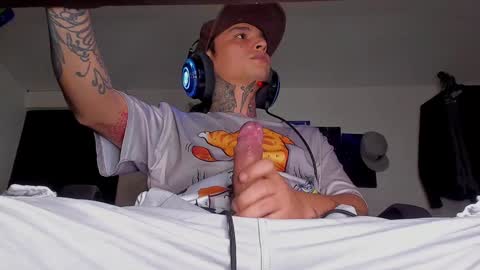 Snapshot of enjoymycock99 chatting on December 11, 2024, 2:52 am enjoymycock99 online show from December 11, 2024, 2:52 am