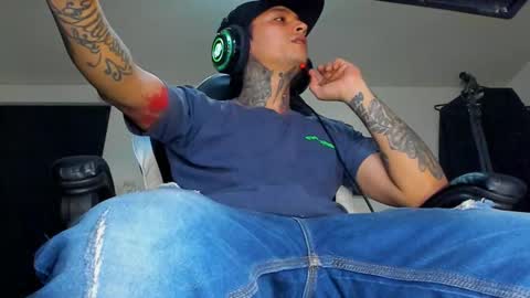 Snapshot of enjoymycock99 chatting on March 10, 2025, 9:40 pm enjoymycock99 online show from March 10, 2025, 9:40 pm