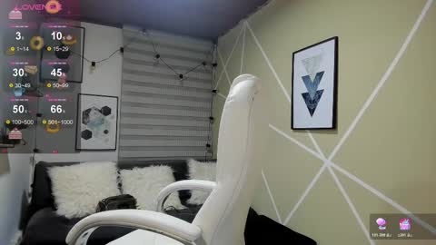 Enma clark online show from October 28, 2025, 4:27 am