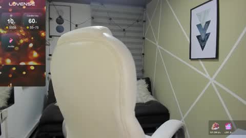 Enma clark online show from December 15, 2025, 3:33 am