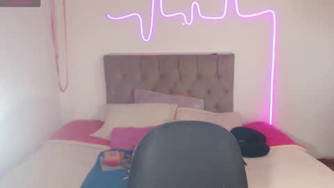 Snapshot of enma_gill chatting on December 16, 2024, 1:43 pm Enma Rojas online show from December 16, 2024, 1:43 pm