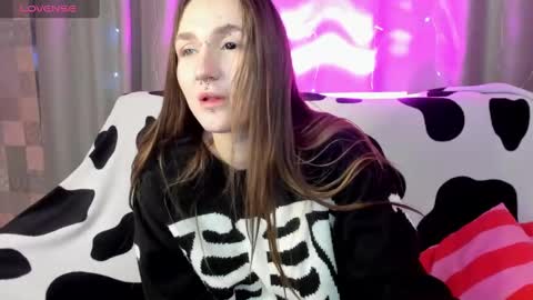 Snapshot of enn_allenn chatting on December 18, 2024, 1:26 am enn_allenn online show from December 18, 2024, 1:26 am