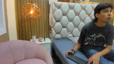 Ennio Leone online show from May 2, 2026, 11:37 am
