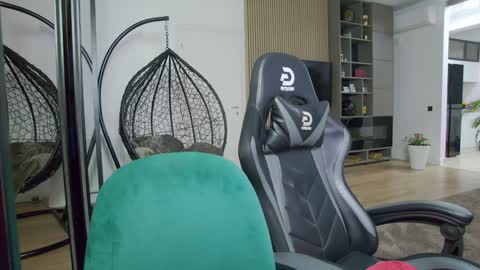 Erik online show from January 31, 2025, 10:31 pm