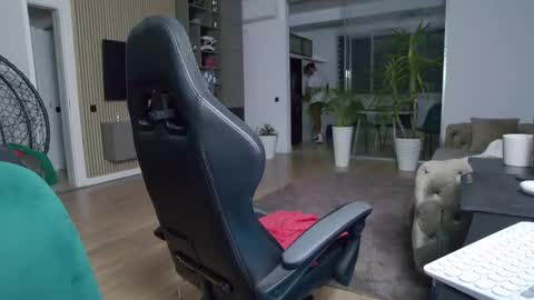 Erik online show from February 23, 2025, 10:09 pm