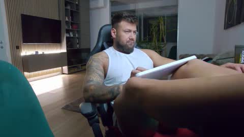 Erik online show from September 23, 2025, 7:17 pm