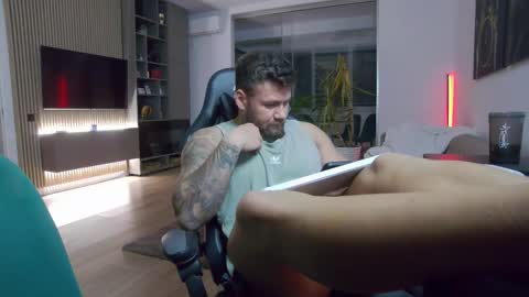 Erik online show from October 17, 2025, 5:48 pm