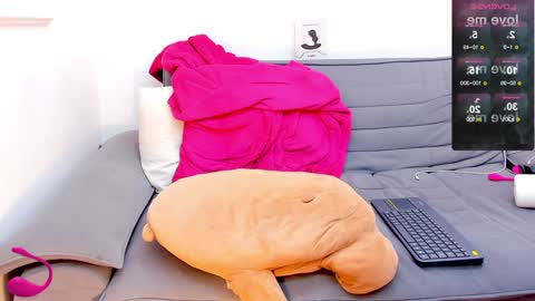 Snapshot of enrique_villa23 chatting on January 4, 2025, 8:16 pm enrique online show from January 4, 2025, 8:16 pm