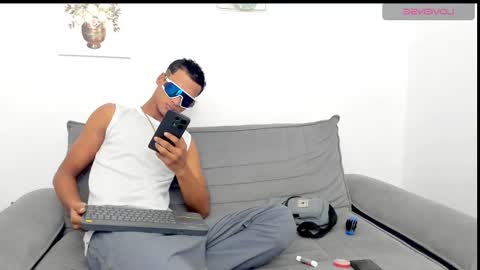 Snapshot of enrique_villa23 chatting on January 5, 2025, 3:45 pm enrique online show from January 5, 2025, 3:45 pm