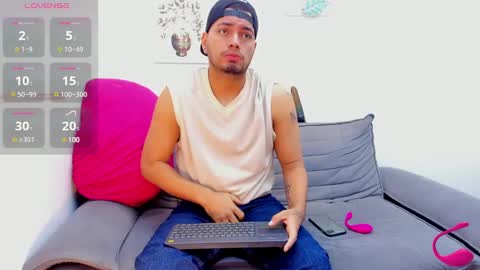 Snapshot of enrique_villa23 chatting on January 6, 2025, 12:46 pm enrique online show from January 6, 2025, 12:46 pm
