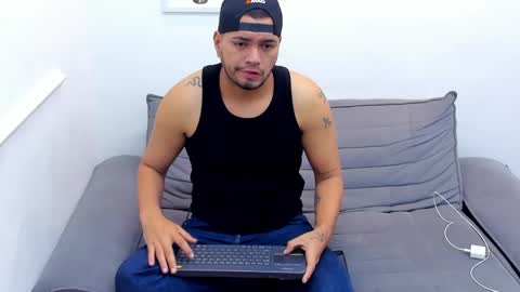 Snapshot of enrique_villa23 chatting on January 7, 2025, 6:14 pm enrique online show from January 7, 2025, 6:14 pm