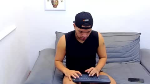 Snapshot of enrique_villa23 chatting on January 13, 2025, 4:50 am enrique online show from January 13, 2025, 4:50 am