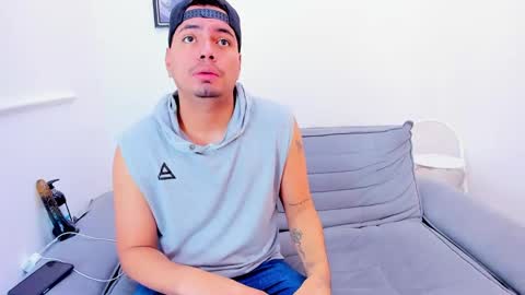 Snapshot of enrique_villa23 chatting on February 13, 2025, 12:32 pm enrique online show from February 13, 2025, 12:32 pm