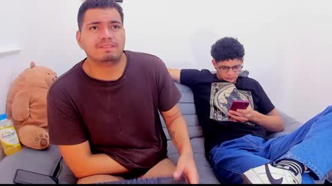 Snapshot of enrique_villa23 chatting on February 15, 2025, 1:05 pm enrique online show from February 15, 2025, 1:05 pm