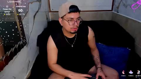 Snapshot of enrique_villa23 chatting on October 6, 2025, 12:13 pm enrique online show from October 6, 2025, 12:13 pm