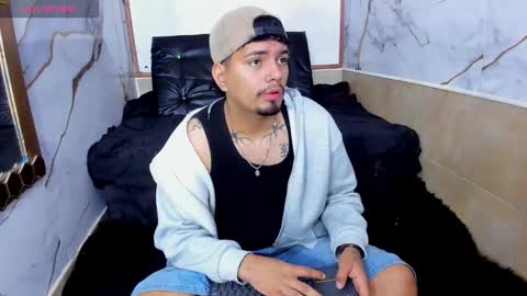 Snapshot of enrique_villa23 chatting on October 20, 2025, 12:27 pm enrique online show from October 20, 2025, 12:27 pm