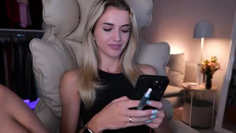 entya online show from September 10, 2025, 5:40 am