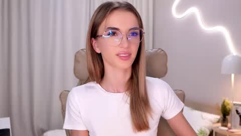 entya online show from November 21, 2025, 5:06 am