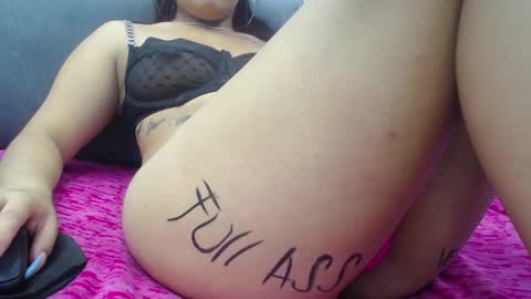 Snapshot of eny_dirty chatting on February 7, 2025, 3:30 pm Enny Dirty online show from February 7, 2025, 3:30 pm