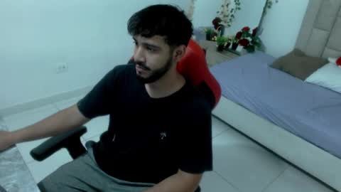 Snapshot of enzo_fox chatting on May 12, 2026, 7:22 pm j-mac online show from May 12, 2026, 7:22 pm