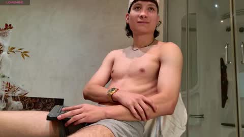 Snapshot of enzo_steel chatting on October 28, 2025, 2:37 am enzo_steel online show from October 28, 2025, 2:37 am