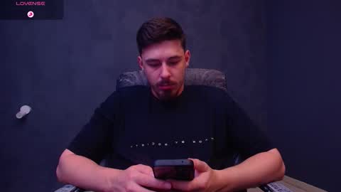 EnzoRace online show from November 22, 2025, 6:23 am