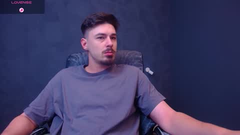 EnzoRace online show from November 29, 2025, 5:54 am