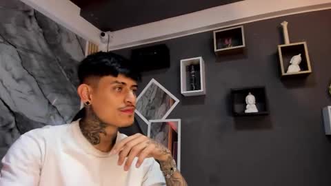 Enzo Rodriguez online show from October 21, 2025, 1:01 pm