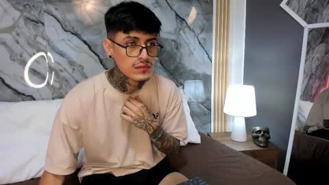 Enzo Rodriguez online show from October 22, 2025, 12:27 pm