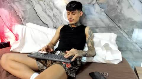 Enzo Rodriguez online show from October 23, 2025, 12:37 pm