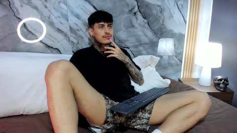 Enzo Rodriguez online show from October 28, 2025, 12:41 pm