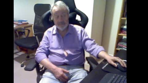 erasmus_d online show from December 6, 2024, 6:50 pm