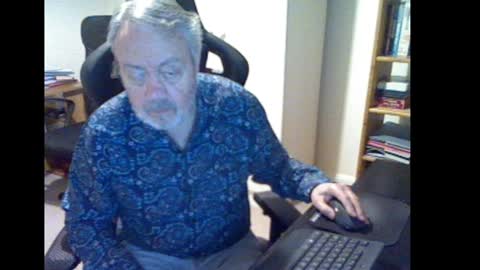 erasmus_d online show from December 14, 2024, 6:09 pm