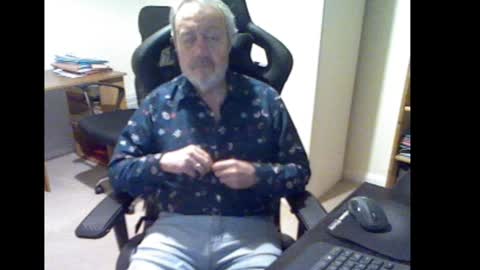erasmus_d online show from January 26, 2025, 5:55 pm