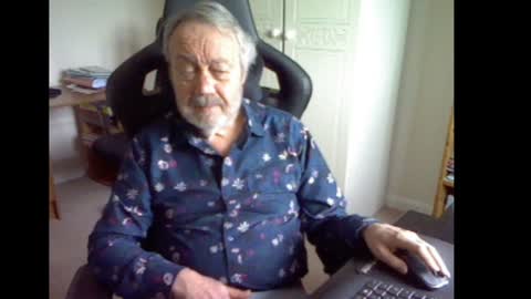 erasmus_d online show from February 3, 2025, 12:36 pm