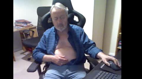 erasmus_d online show from November 3, 2025, 5:47 pm