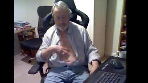 erasmus_d online show from January 9, 2026, 5:48 pm