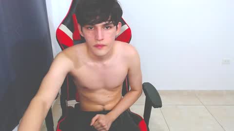 Snapshot of eren_tatakae chatting on December 12, 2024, 10:20 pm eren_tatakae online show from December 12, 2024, 10:20 pm