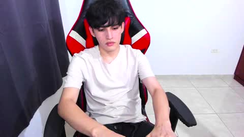 Snapshot of eren_tatakae chatting on January 5, 2025, 1:03 am eren_tatakae online show from January 5, 2025, 1:03 am