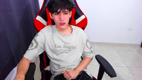 Snapshot of eren_tatakae chatting on January 9, 2025, 2:22 am eren_tatakae online show from January 9, 2025, 2:22 am