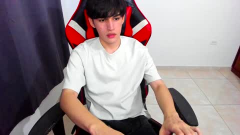 Snapshot of eren_tatakae chatting on January 22, 2025, 2:15 am eren_tatakae online show from January 22, 2025, 2:15 am