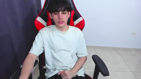 Snapshot of eren_tatakae chatting on January 23, 2025, 11:58 pm eren_tatakae online show from January 23, 2025, 11:58 pm