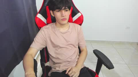 Snapshot of eren_tatakae chatting on January 30, 2025, 5:06 pm eren_tatakae online show from January 30, 2025, 5:06 pm