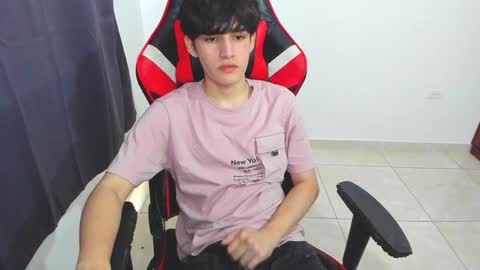 Snapshot of eren_tatakae chatting on January 31, 2025, 4:48 pm eren_tatakae online show from January 31, 2025, 4:48 pm