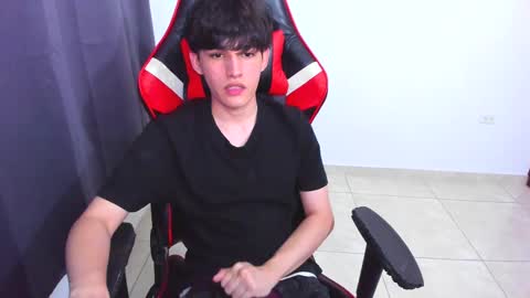 Snapshot of eren_tatakae chatting on February 13, 2025, 12:57 am eren_tatakae online show from February 13, 2025, 12:57 am