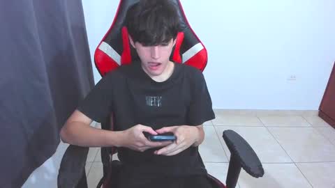 Snapshot of eren_tatakae chatting on September 25, 2025, 12:25 am eren_tatakae online show from September 25, 2025, 12:25 am